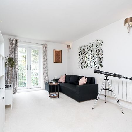 Apartment In Elephant & Castle With Parking Londres Extérieur photo