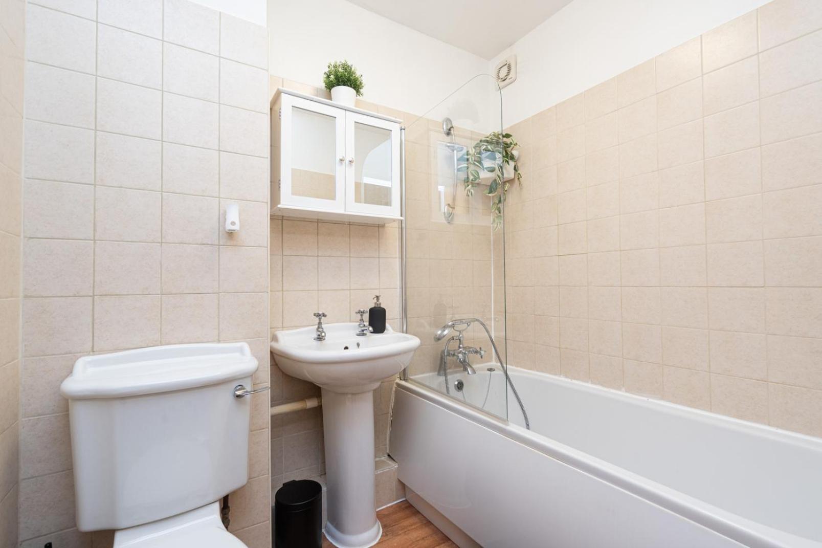 Apartment In Elephant & Castle With Parking Londres Extérieur photo